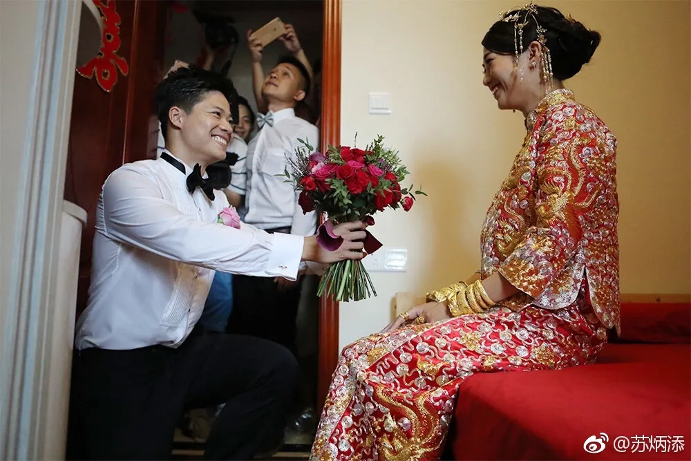 苏炳添百米封神后，“添嫂”曝光，从校服到婚纱的爱情太甜了