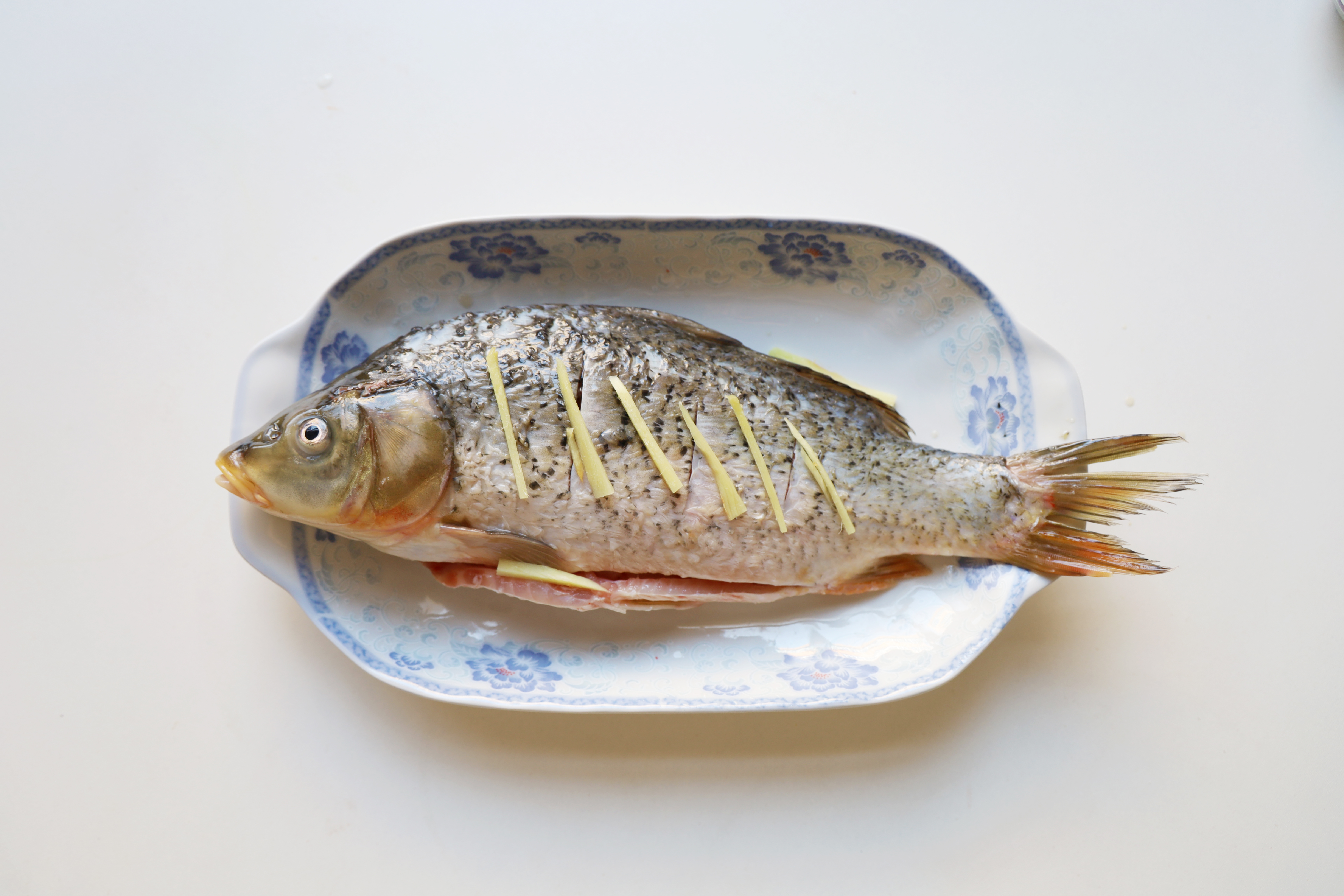 红烧鱼这样做才地道,外酥里嫩又入味,全家老小都爱吃
