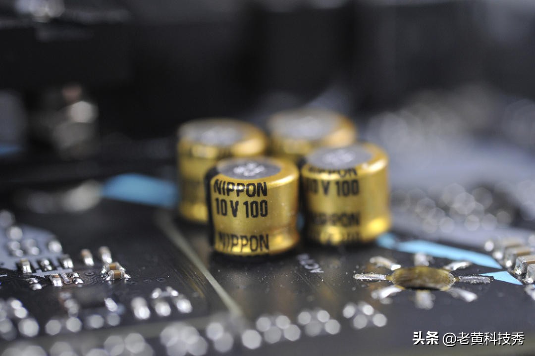 拆解一款很靓的B560主板，这样的设计值得入手吗？