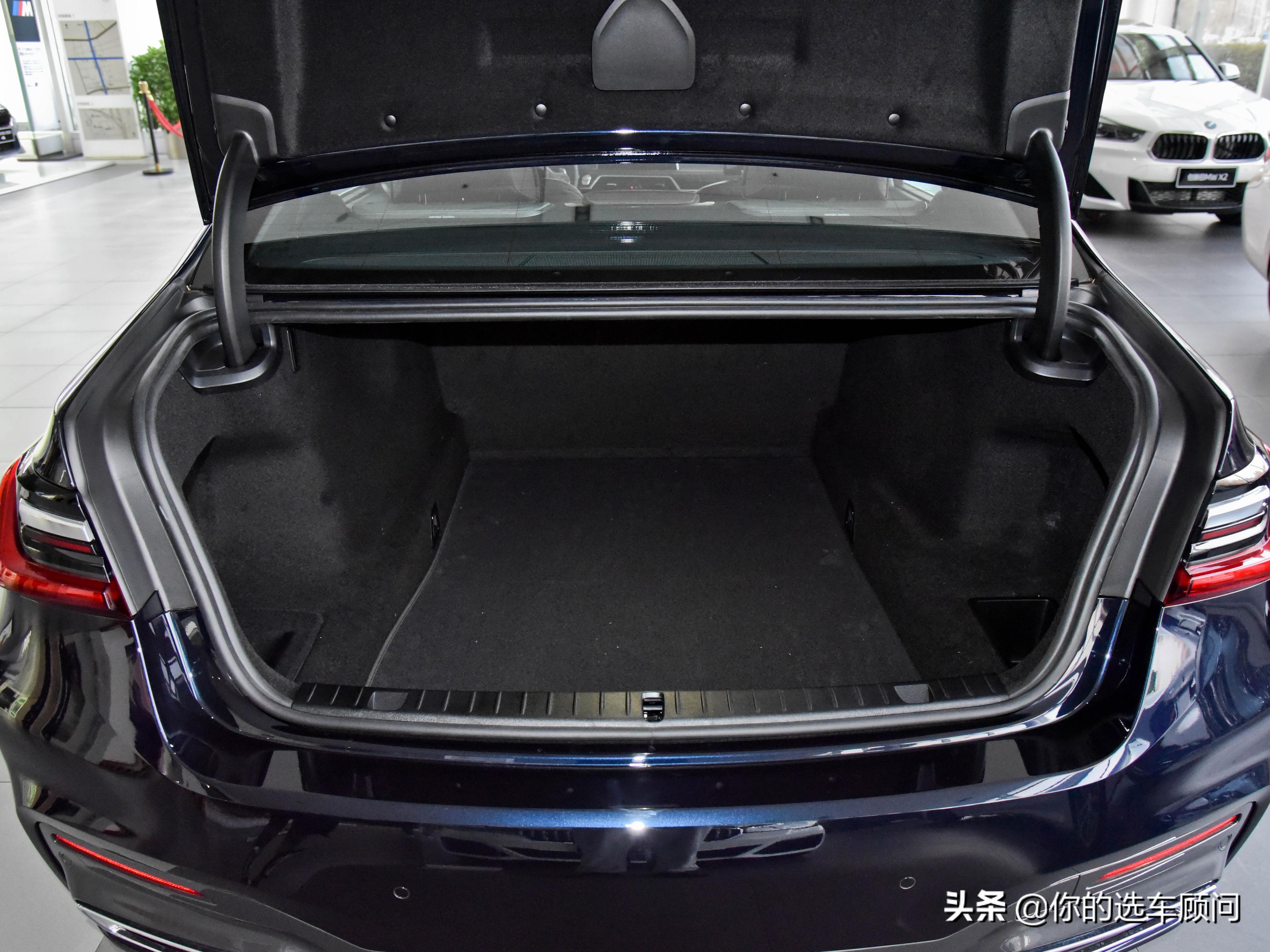 6缸增压进口大旗舰，长度近5米3的自动挡大轿车，带你看宝马7系