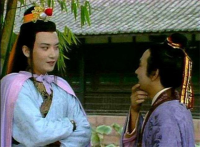 红楼梦：薛蟠“女儿令”中的“乌龟和大马猴”，分别是在暗指谁？