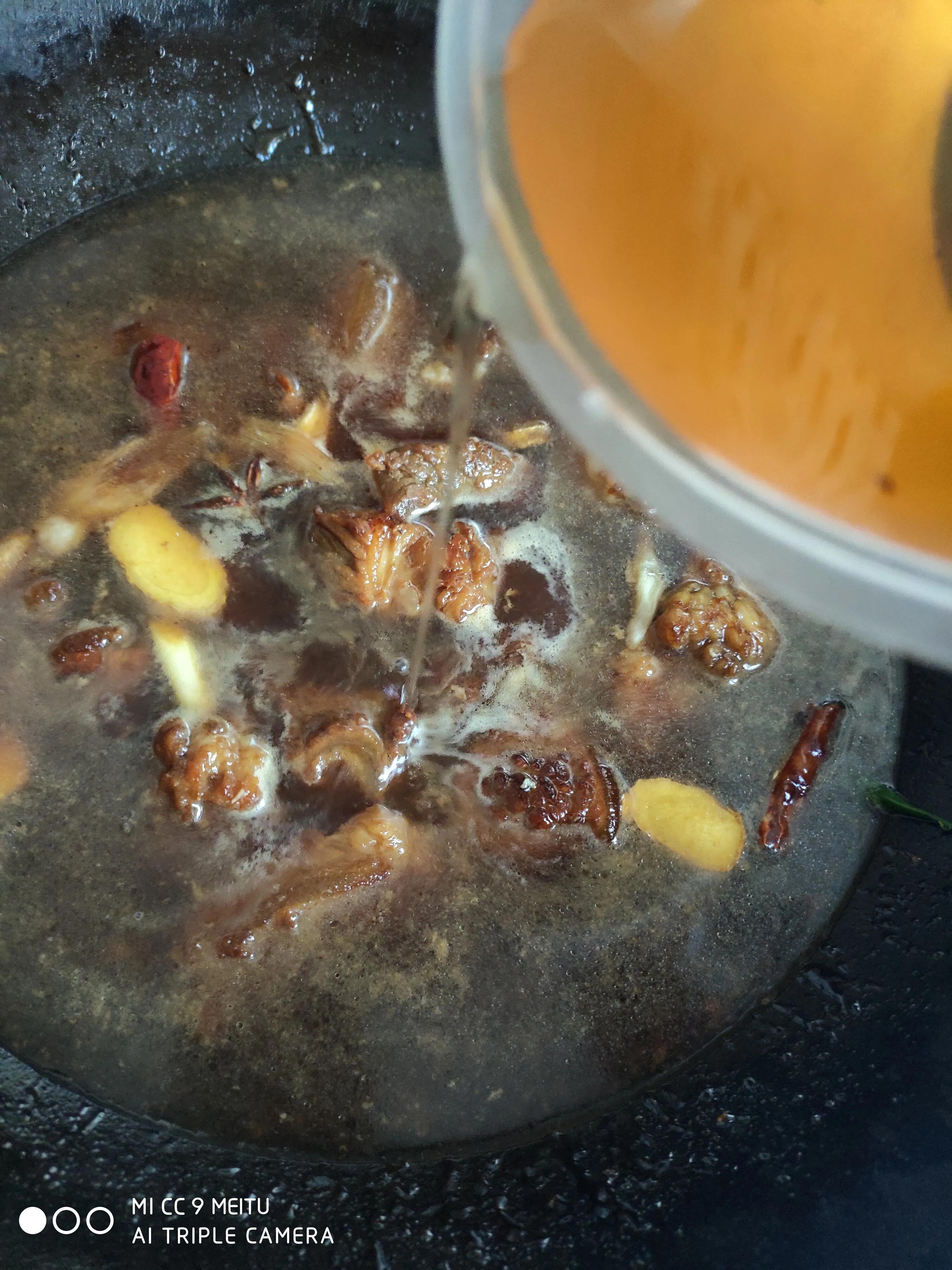 传统名菜红烧牛肉软烂鲜香、汤汁醇厚，教你咋做入味，年夜饭必备