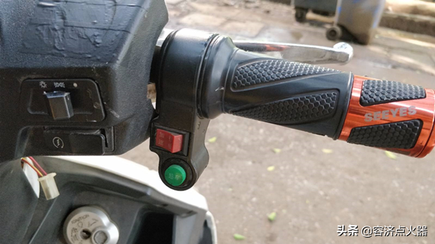 怎样用万用表检查电动车转把出现了故障?