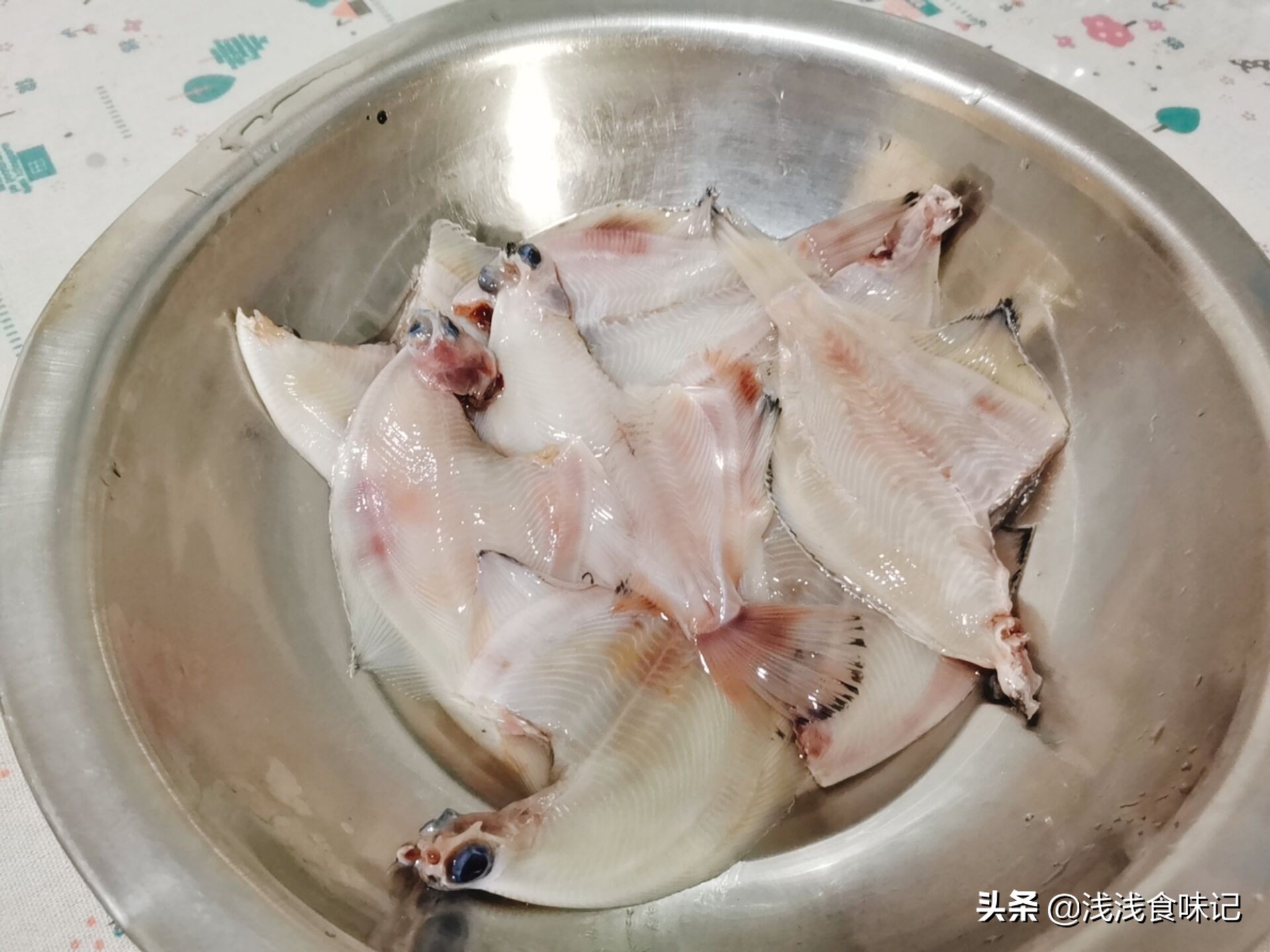 高眼魚做法(手把手教你做酥脆又鮮美的高眼魚)