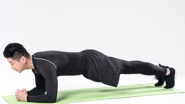 每天坚持做平板支撑训练,会带来哪些变化?这些好处你想象不到