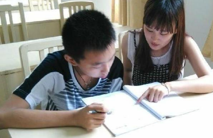 “不让补课，请大学生家教可以吗？”官方做出回应，家长放心了