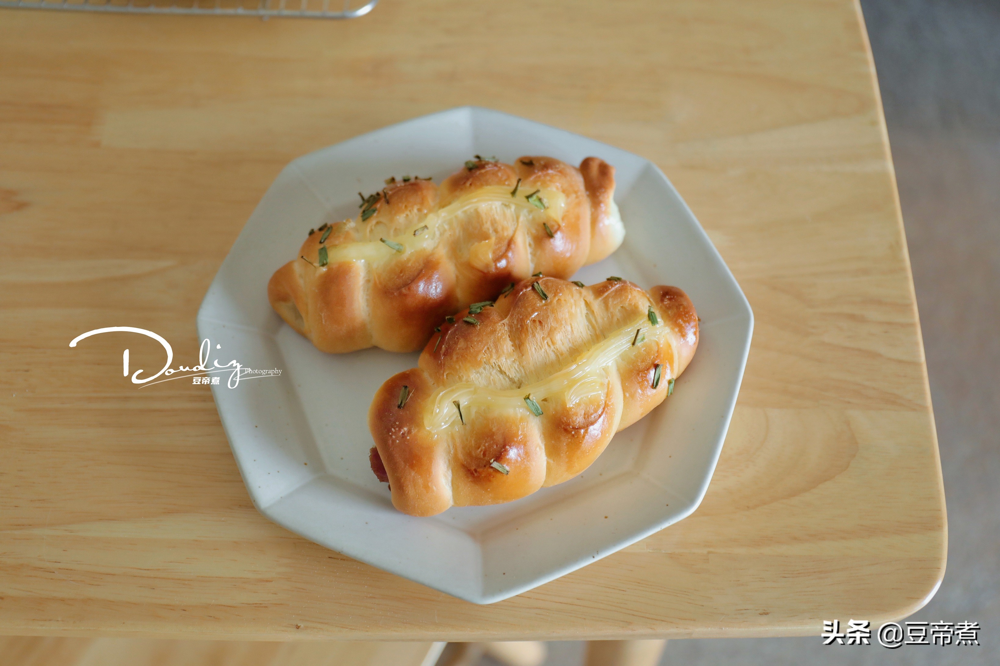 周末不能闲着，给家里小朋友准备的早餐包，味道和口感太好了