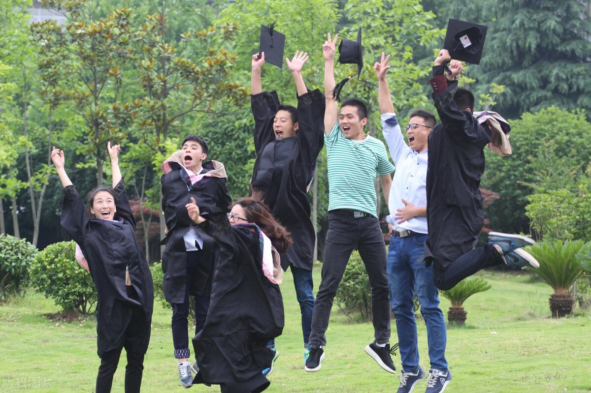 北京师范大学排名第一，排名第二的是谁，艺术类录取分数是多少？