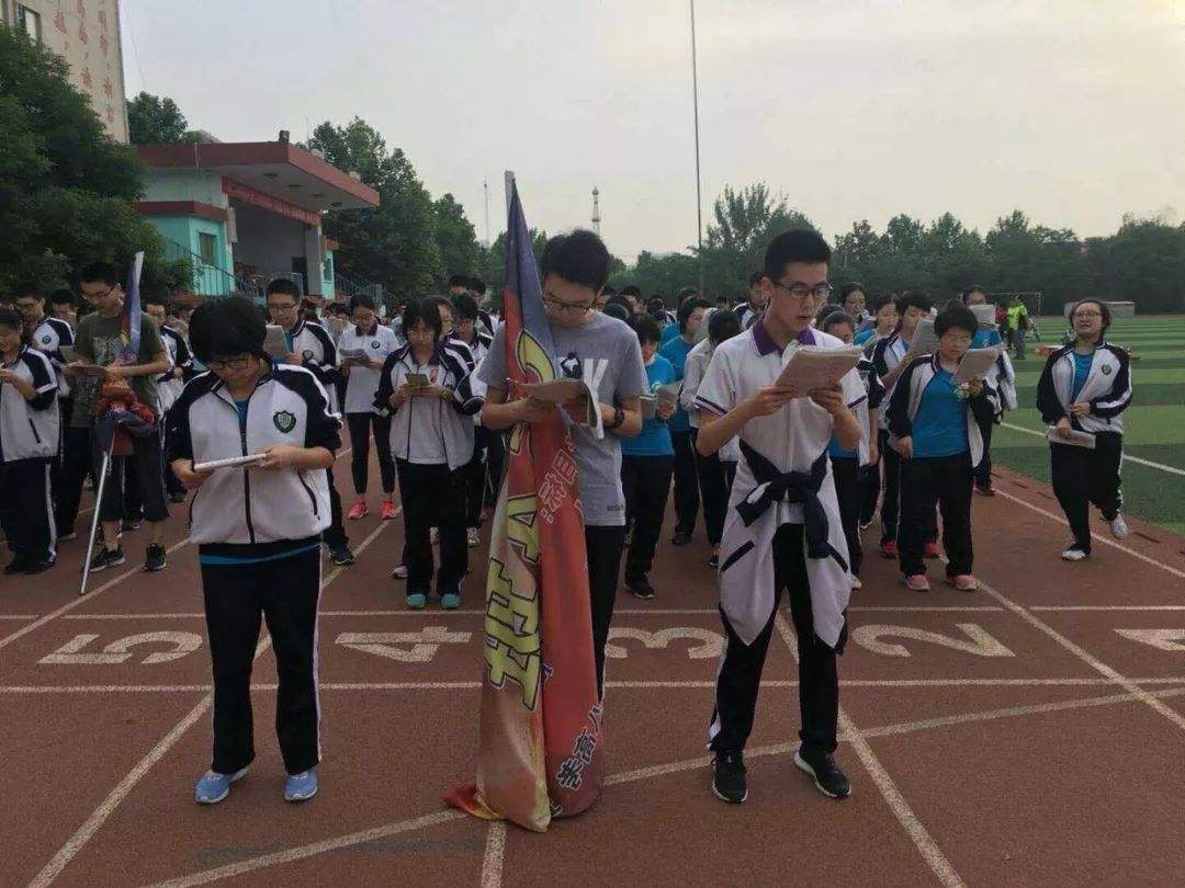 衡水中学高考状元：从年级568名逆袭进北京大学，成功只靠2个字