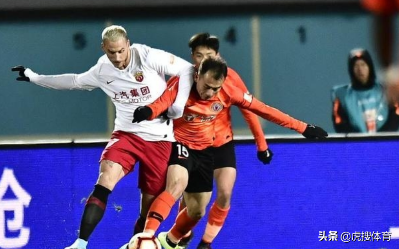 中超范迪克什么时候入选(FIFA20周最佳阵容公布：中超一将与利物浦球星范迪克同入选)