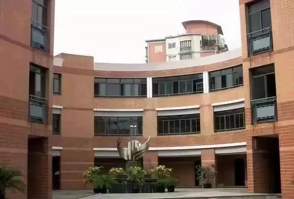 “升学天堂”黄浦区？竞争小，出路大，深扒小初高全配置