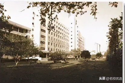 长安大学——学子戏称“草滩联合大学”