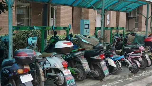 电动车不让“在家充电”和“楼道充电”，能去哪充电？有3个方案