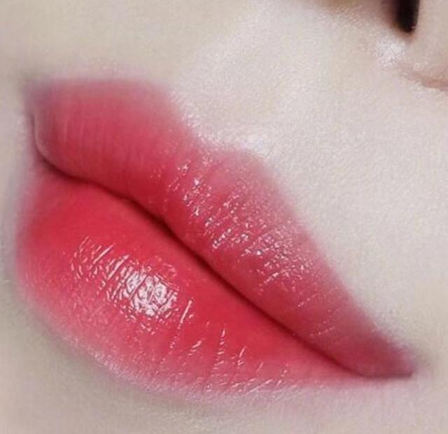 霸屏口红来袭，黑黄皮肤涂了就上瘾，让你白到发光！