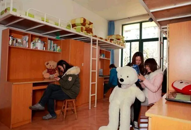 南开大学“人性化寝室”火了，自选室友都不算啥，夫妻同住引热议