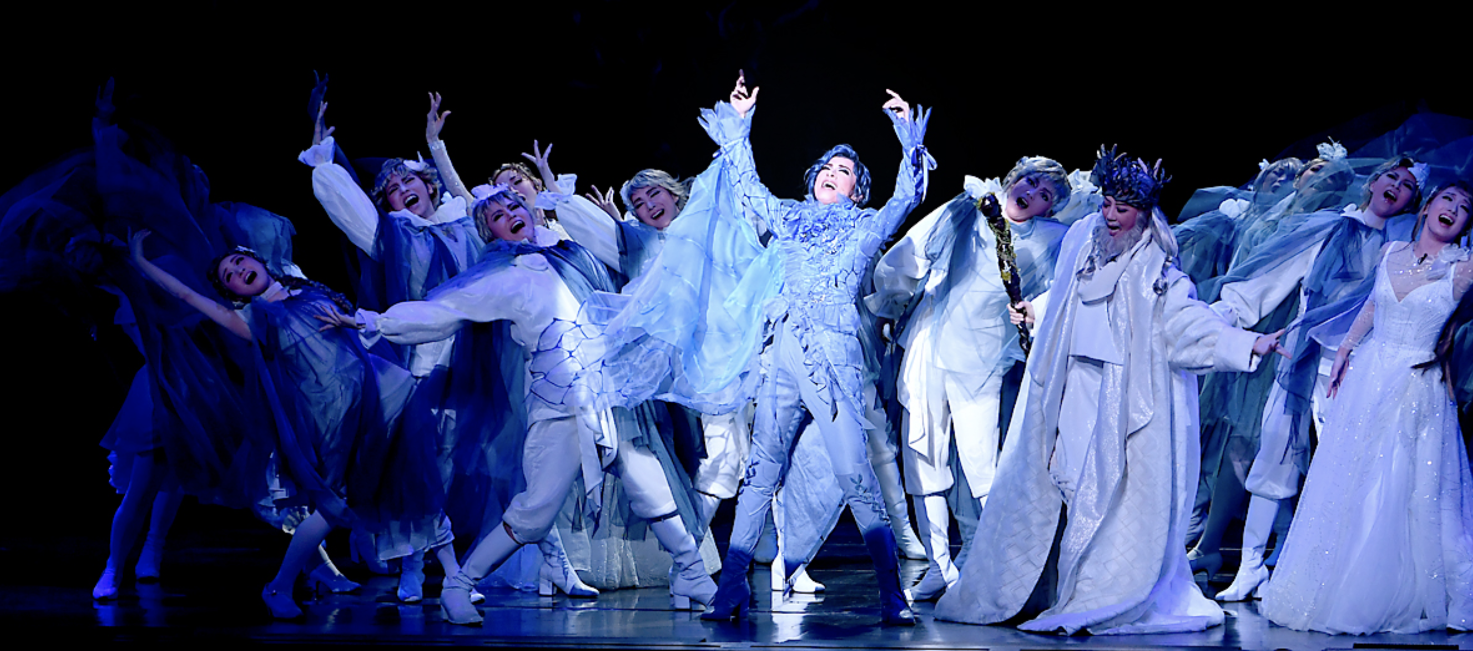 宝冢歌剧团|top男役的王座之下,是400位少女十余年的青春献祭