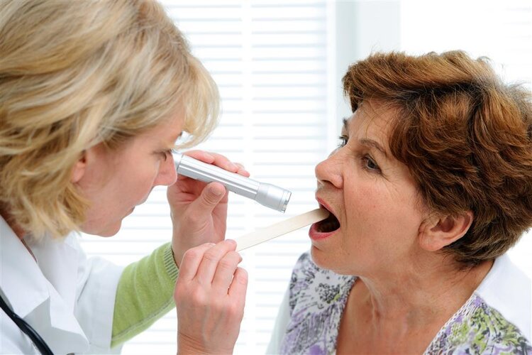 什么是喉镜检查？做喉镜痛苦吗？什么情况下需要做喉镜？一文说清