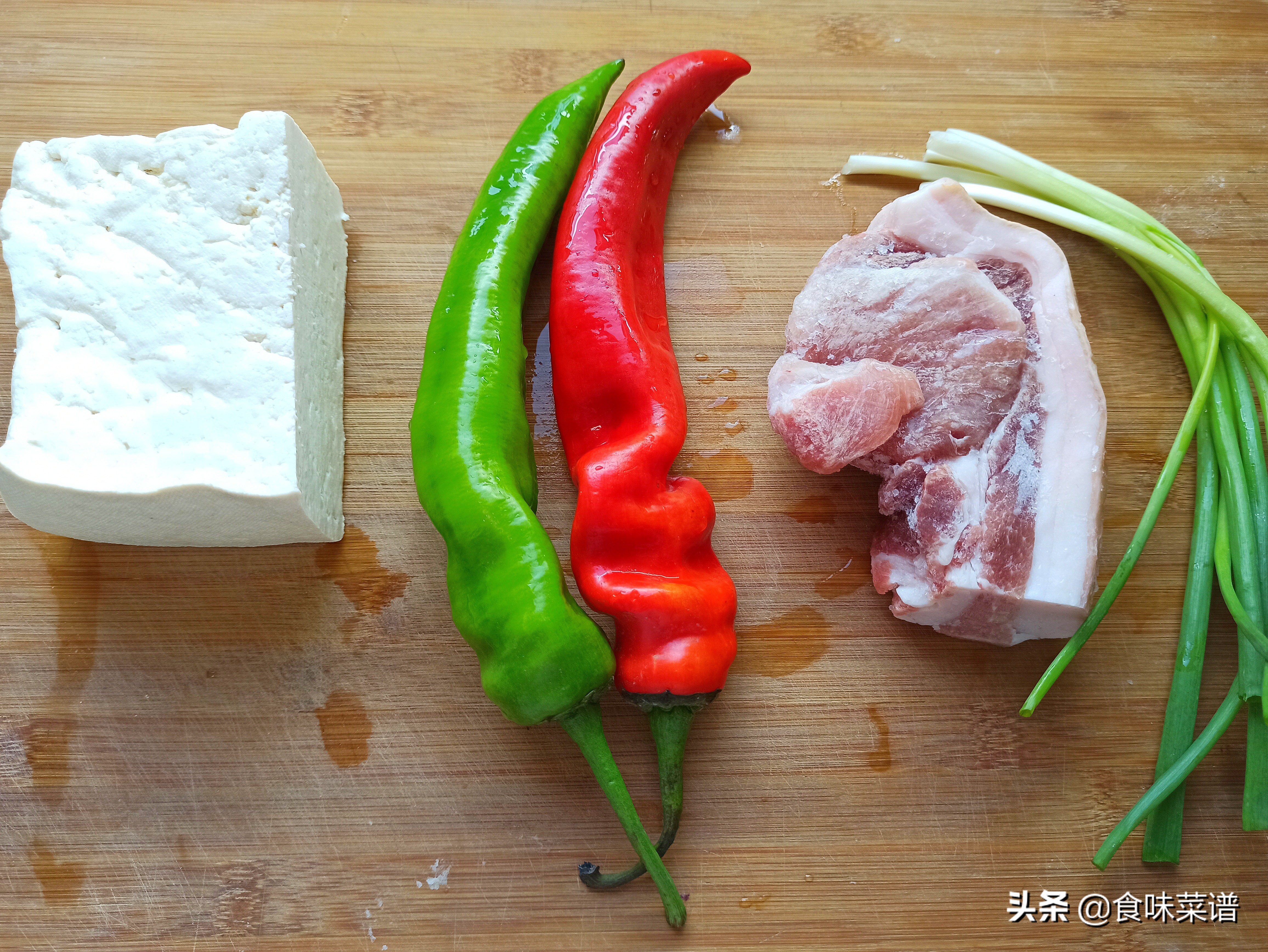 豆腐最好吃的12种做法，步骤简单，鲜香入味，快学会做给家人吃吧