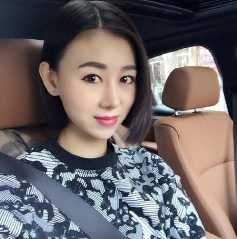 张梦瑾(范志毅的三婚妻子,长相甜美身材高挑,想当初丈母娘也是强烈