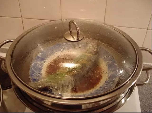 广东清蒸鱼想要做的鲜甜又好吃，这几道步骤不能少