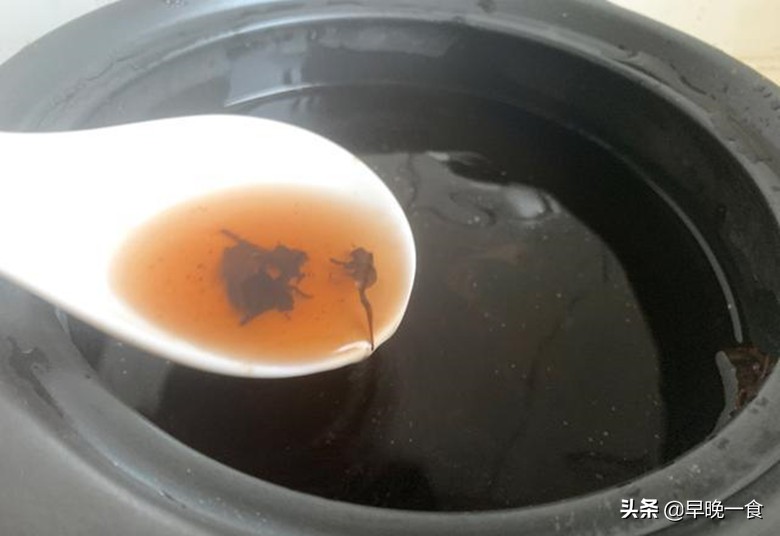 新砂锅怎样开锅?教你详细做法步骤,关键一步掌握好,能做传家宝