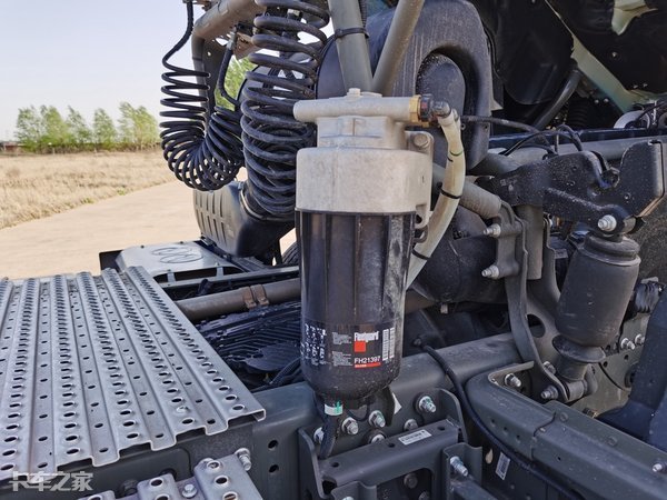 2020款重汽汕德卡牵引车配超高顶驾驶室，售价45万元值吗？