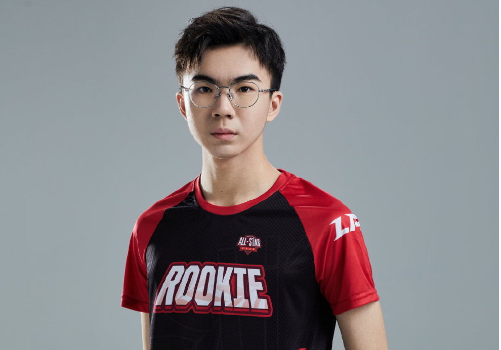 韩服排行榜更新，LPL选手成功登顶，在EDG替补太浪费了