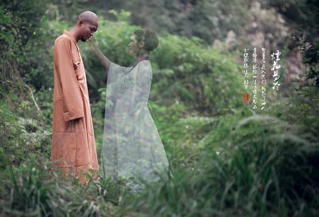 《聆听音乐》用耳朵感受世界的情愫，让旋律开启心里另一扇窗