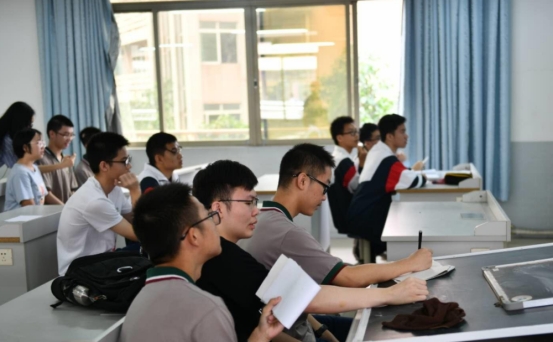 高考分数不高，还想上“公办本科”大学，这些高校能满足愿望