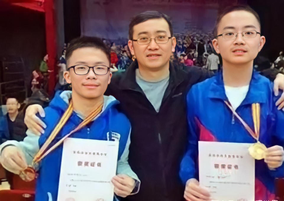 天才少年盛一博：7岁上初中，13岁高考645分上清华，为何如此牛？