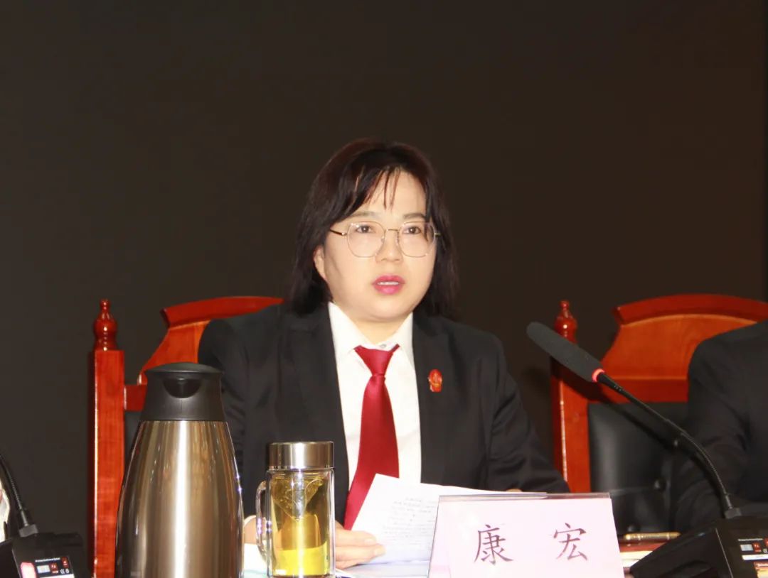卧龙区法院召开重点工作推进会