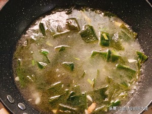 排油减脂好喝不胖，低脂低卡的海带豆腐汤