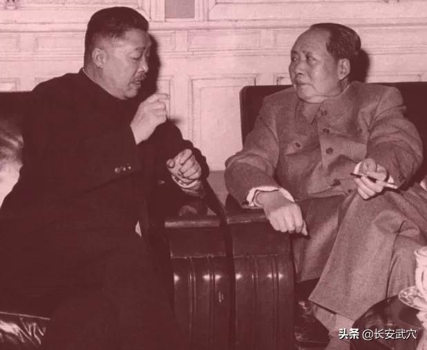 朱德位列元帅之首，可授衔证书却不是001号，001号究竟给了谁？