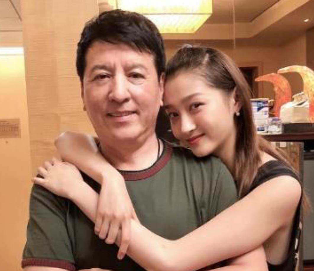 用情专一英年早婚，这5位年轻男演员，甩那些卖单身人设的几条街
