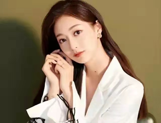 中国传媒大学“校花”冯琳，被媒体过度炒作，最终无缘央视