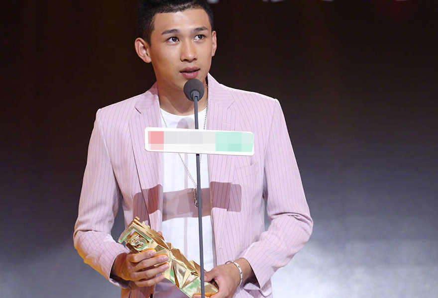 抖音王多鱼喷水(天佑说白玩球球三年) - 恰卡网