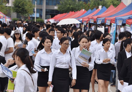 985高校“等级”排名公布，清北稳居第一等级，中国人大成黑马