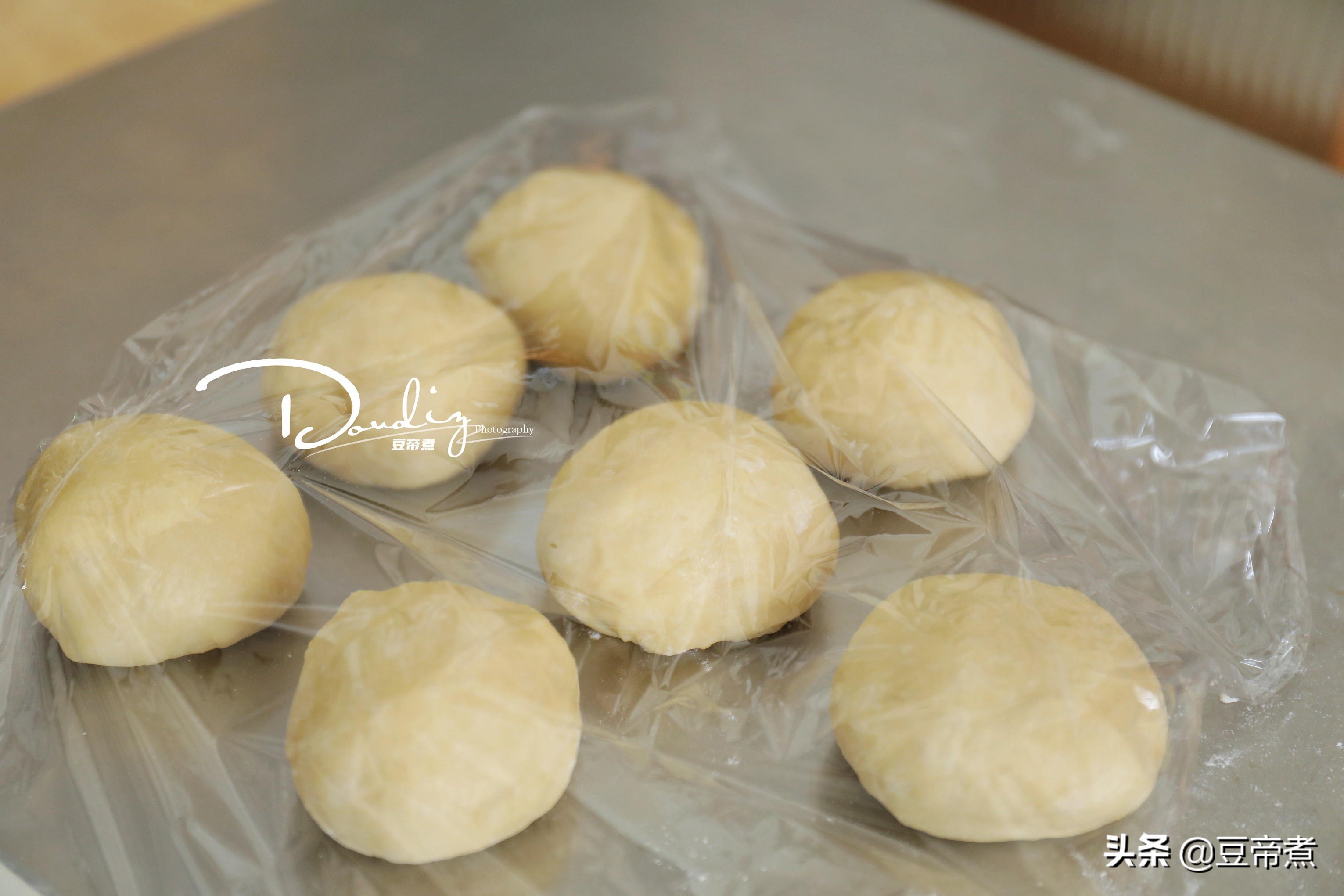 周末不能闲着，给家里小朋友准备的早餐包，味道和口感太好了