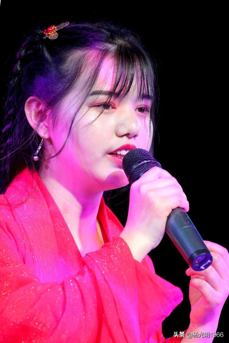 施秉一中：唱响青春   舞动人生