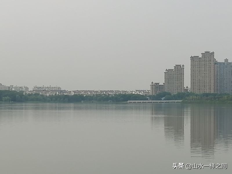 湖水淡淡，时光清浅，任岁月苍茫