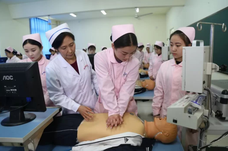 贵州新增一所大学首届招生遇冷，不怪学生不愿报，名字起得太随意