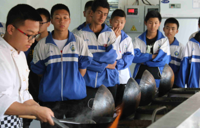 中考落榜，职高就业前景如何？过来人告诉你答案