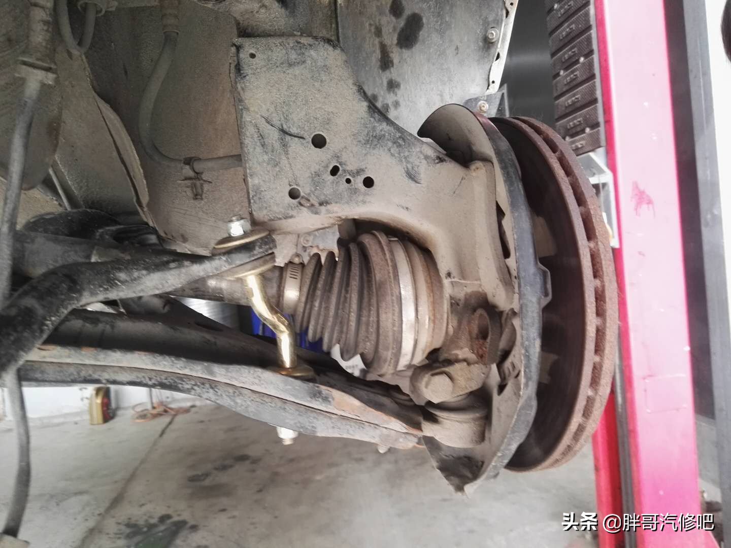 车辆底盘走烂路异响，老司机胖哥教大家解决办法