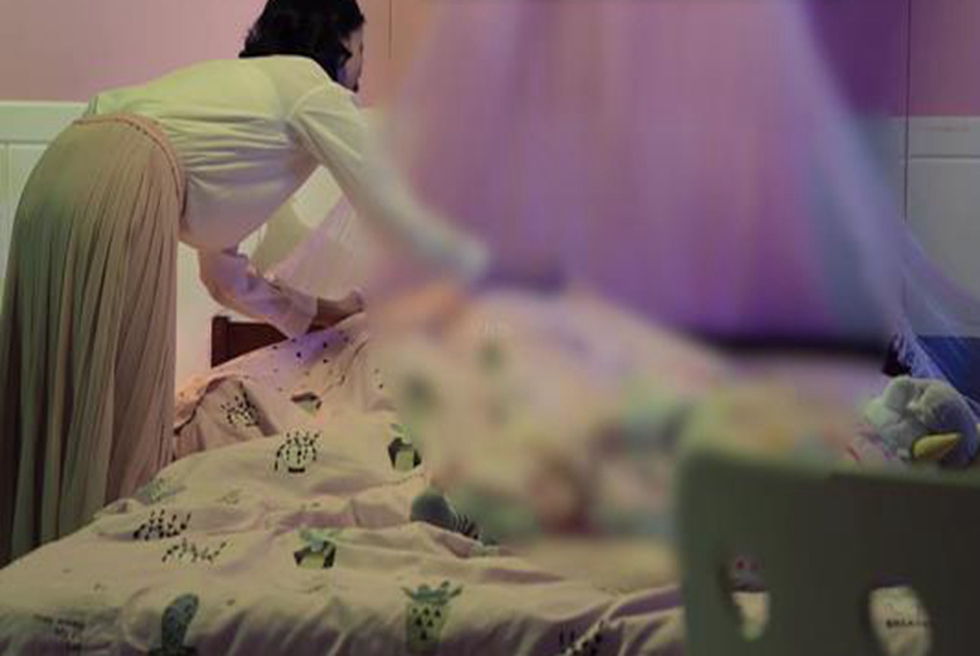 抱睡、奶睡、夜醒，宝宝闹觉怎么办？3招教你“睡渣”变“天使”