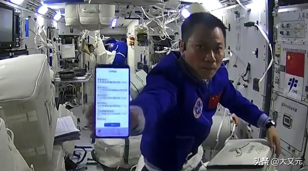 中国的巨无霸央企，却被质疑最烂的快递公司，邮政到底有多硬核？