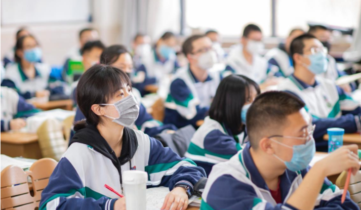 新政策出台，2022年高考增加“身份限制”，不符合要求将无缘高考