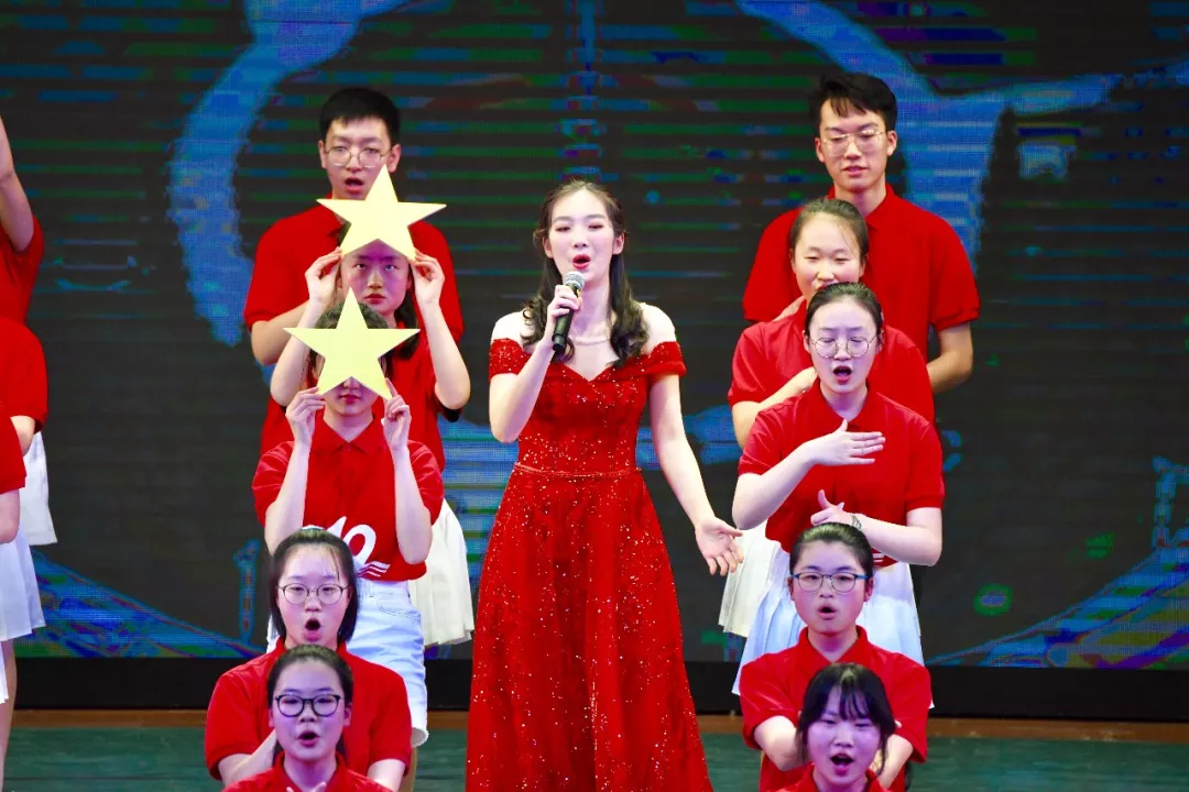 这所行事低调却成绩华丽的名校，他值得被爱