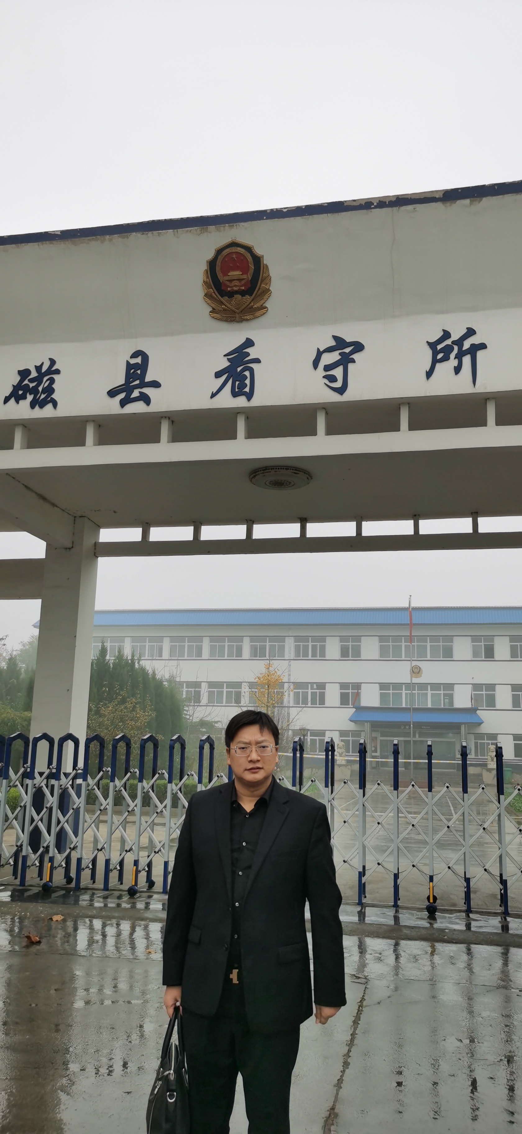 王书金被执行死刑前近亲属拒会见，聂树斌案最终未认定为王书金所为，代理律师解释因作案时间等4细节对不上