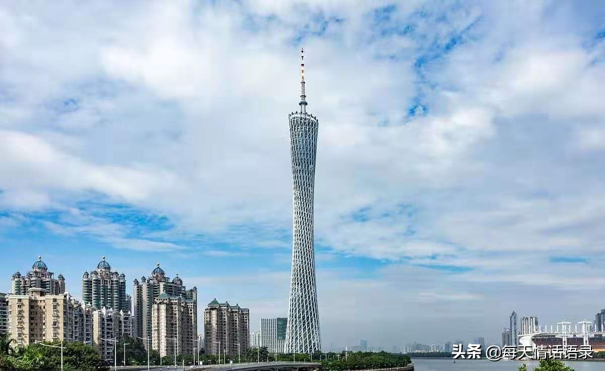 **温暖人心的经典英文短句与中文翻译**

这里为您提供一些简短而温馨的英文句子及其对应的中文翻译，适合用来传递正能量和美好情感。