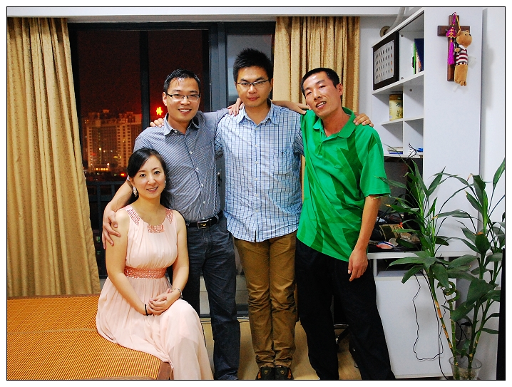 东莞故友相逢，把酒言欢，这世上有一种豪情自带风流，无关风月